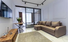 Fashionable Apartments. Smartplaza Metro Minskaya. Obolon