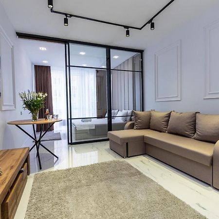 Fashionable Apartments. Smartplaza Metro Minskaya. Obolon Київ Екстер'єр фото