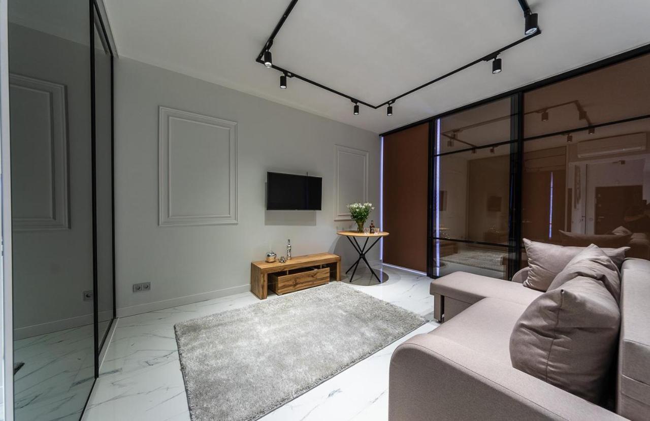 Fashionable Apartments. Smartplaza Metro Minskaya. Obolon Київ Екстер'єр фото