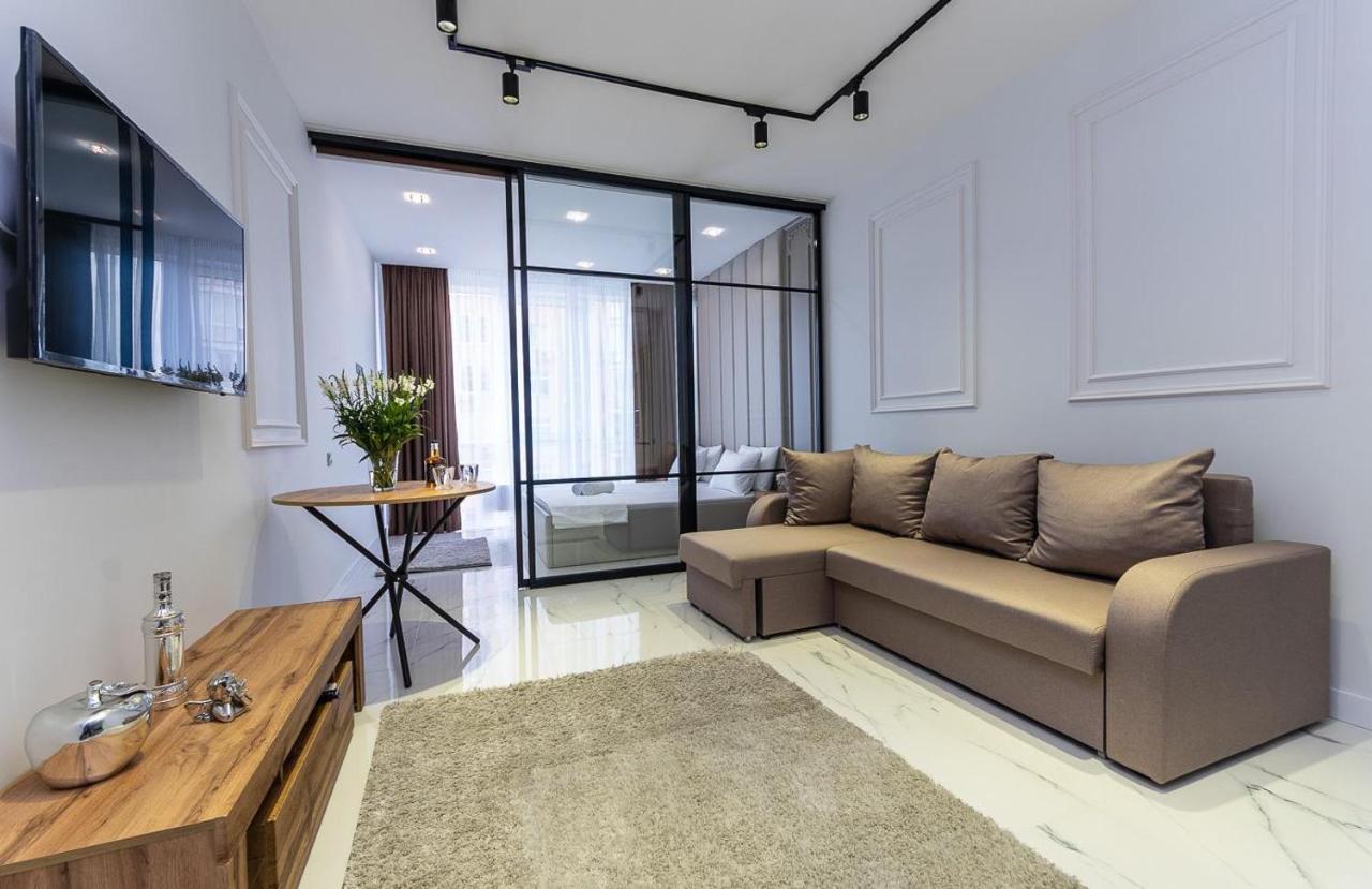 Fashionable Apartments. Smartplaza Metro Minskaya. Obolon Київ Екстер'єр фото