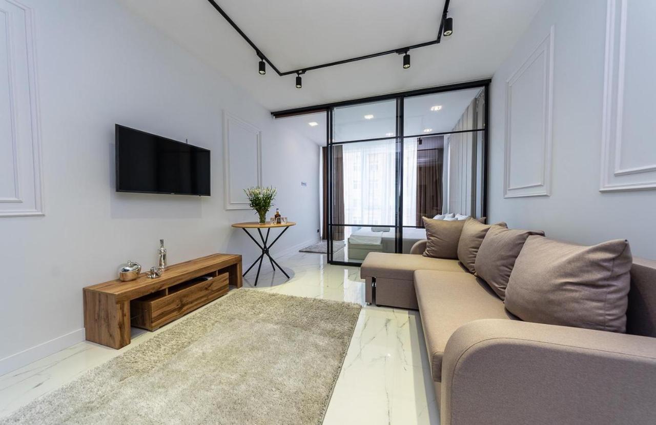 Fashionable Apartments. Smartplaza Metro Minskaya. Obolon Київ Екстер'єр фото