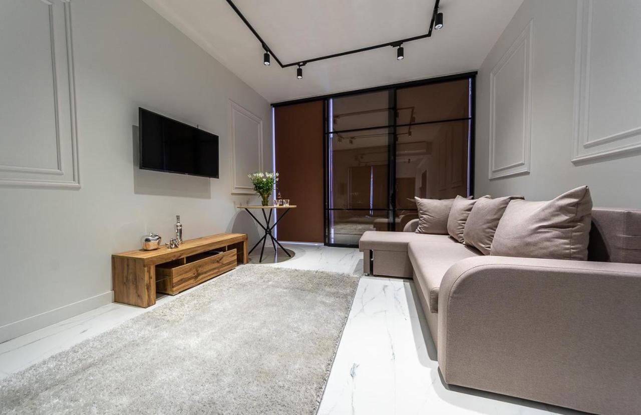 Fashionable Apartments. Smartplaza Metro Minskaya. Obolon Київ Екстер'єр фото
