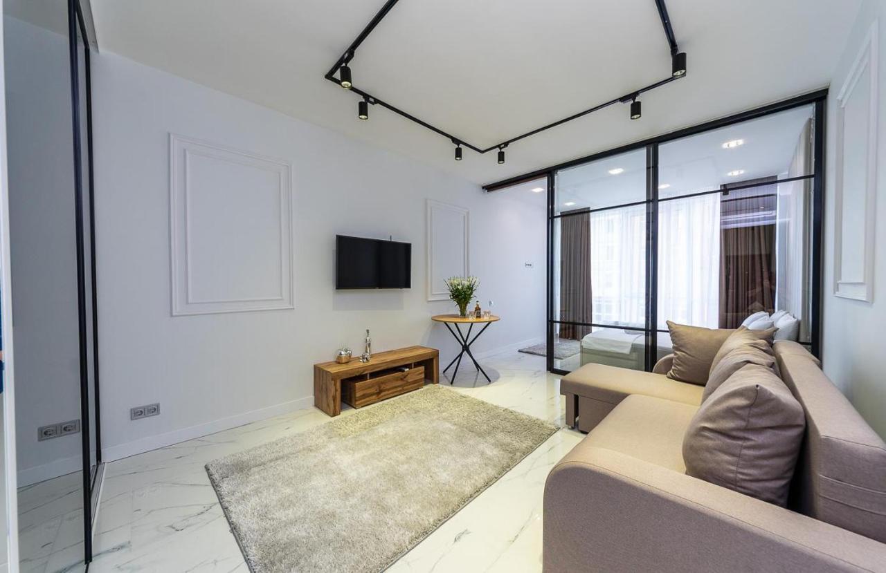 Fashionable Apartments. Smartplaza Metro Minskaya. Obolon Київ Екстер'єр фото