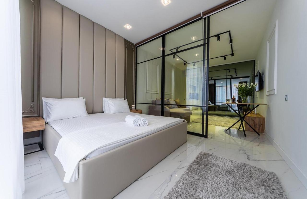 Fashionable Apartments. Smartplaza Metro Minskaya. Obolon Київ Екстер'єр фото