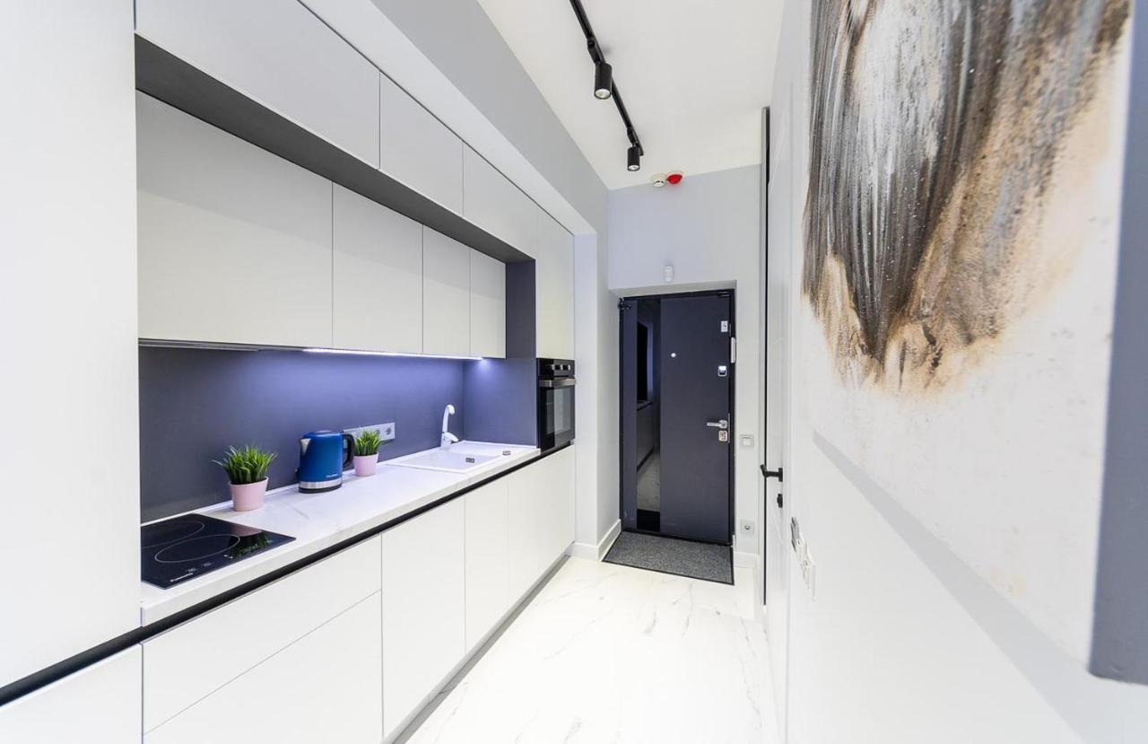 Fashionable Apartments. Smartplaza Metro Minskaya. Obolon Київ Екстер'єр фото