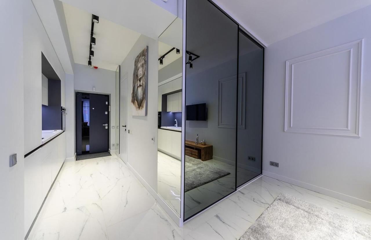 Fashionable Apartments. Smartplaza Metro Minskaya. Obolon Київ Екстер'єр фото