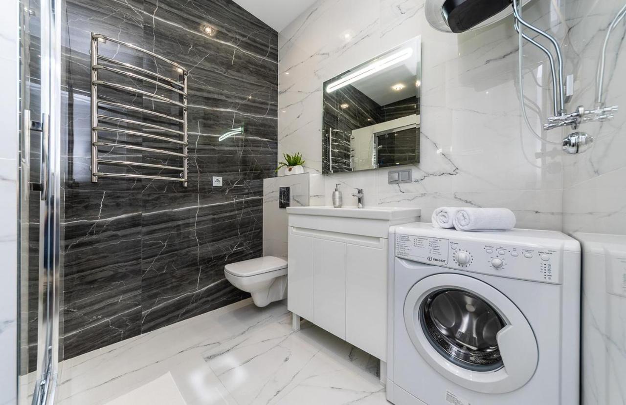 Fashionable Apartments. Smartplaza Metro Minskaya. Obolon Київ Екстер'єр фото