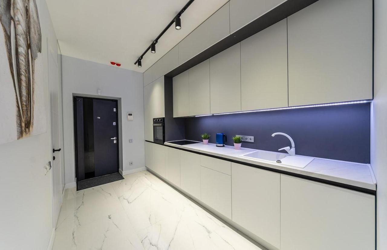 Fashionable Apartments. Smartplaza Metro Minskaya. Obolon Київ Екстер'єр фото