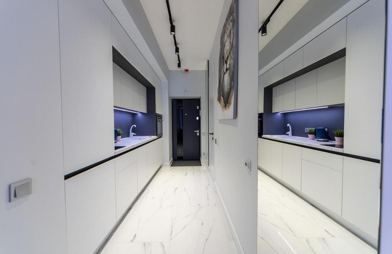 Fashionable Apartments. Smartplaza Metro Minskaya. Obolon Київ Екстер'єр фото