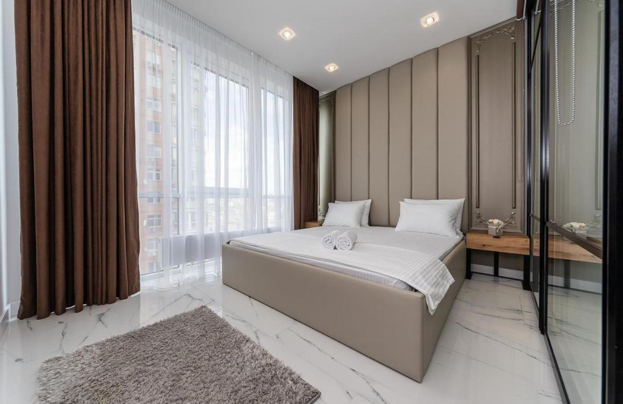 Fashionable Apartments. Smartplaza Metro Minskaya. Obolon Київ Екстер'єр фото