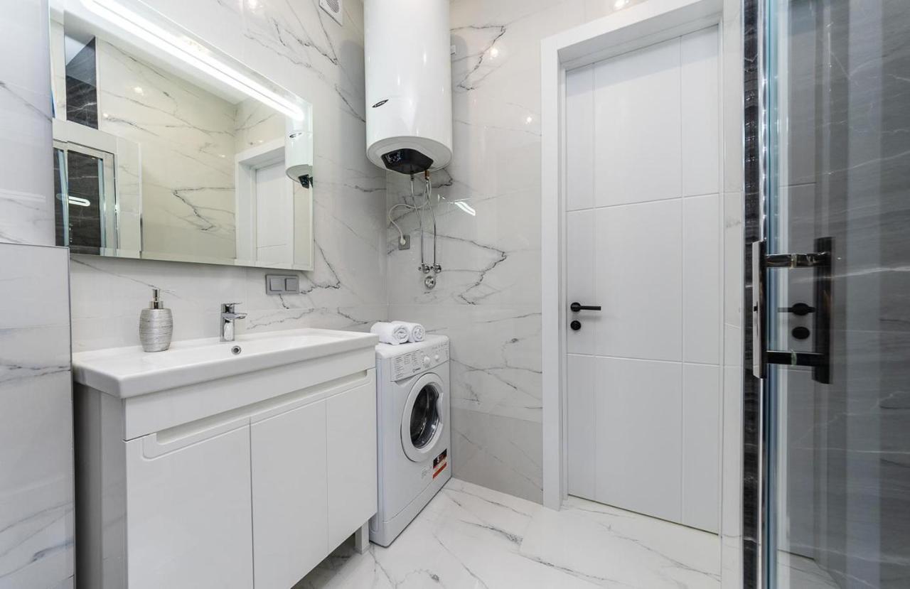 Fashionable Apartments. Smartplaza Metro Minskaya. Obolon Київ Екстер'єр фото