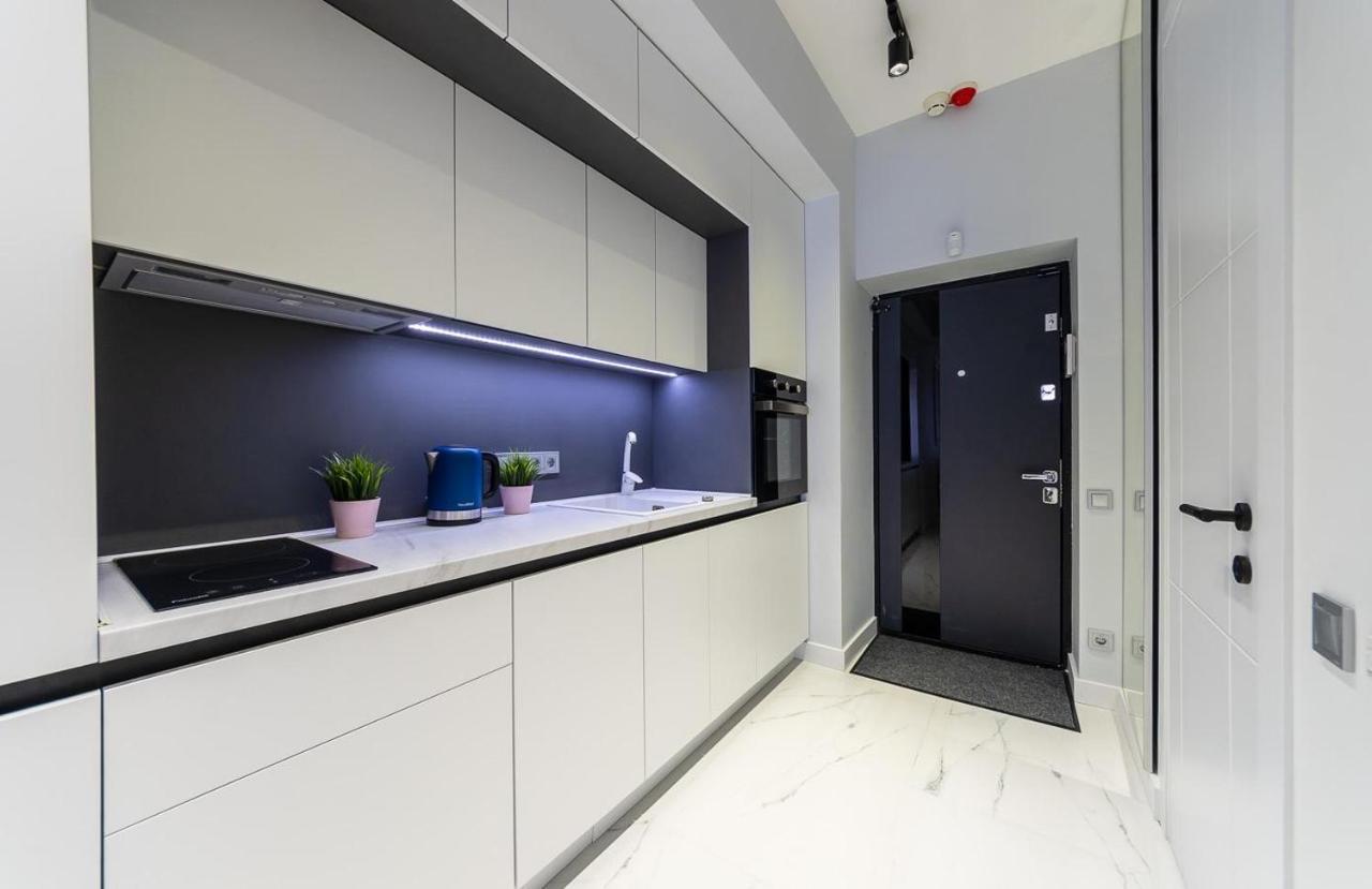 Fashionable Apartments. Smartplaza Metro Minskaya. Obolon Київ Екстер'єр фото