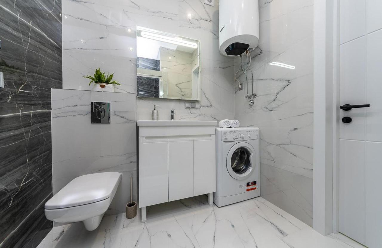 Fashionable Apartments. Smartplaza Metro Minskaya. Obolon Київ Екстер'єр фото