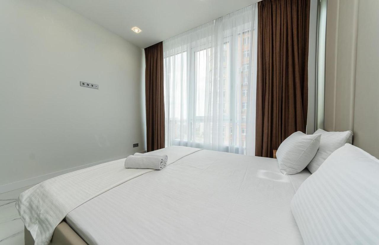 Fashionable Apartments. Smartplaza Metro Minskaya. Obolon Київ Екстер'єр фото