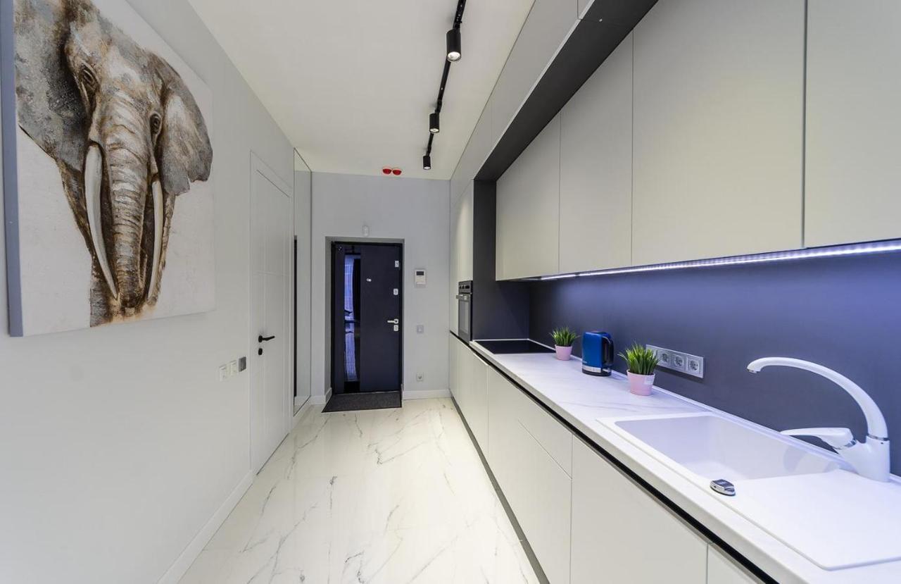 Fashionable Apartments. Smartplaza Metro Minskaya. Obolon Київ Екстер'єр фото