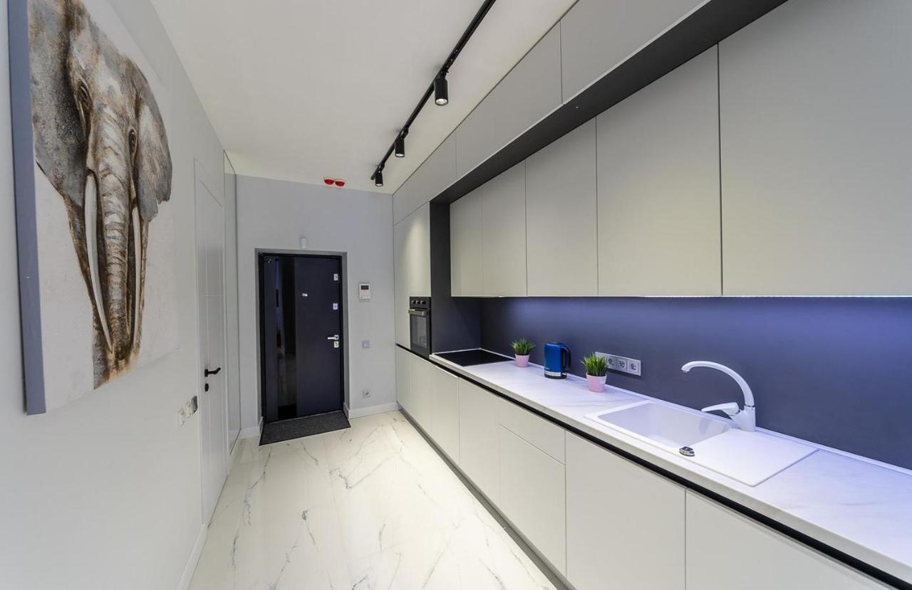 Fashionable Apartments. Smartplaza Metro Minskaya. Obolon Київ Екстер'єр фото